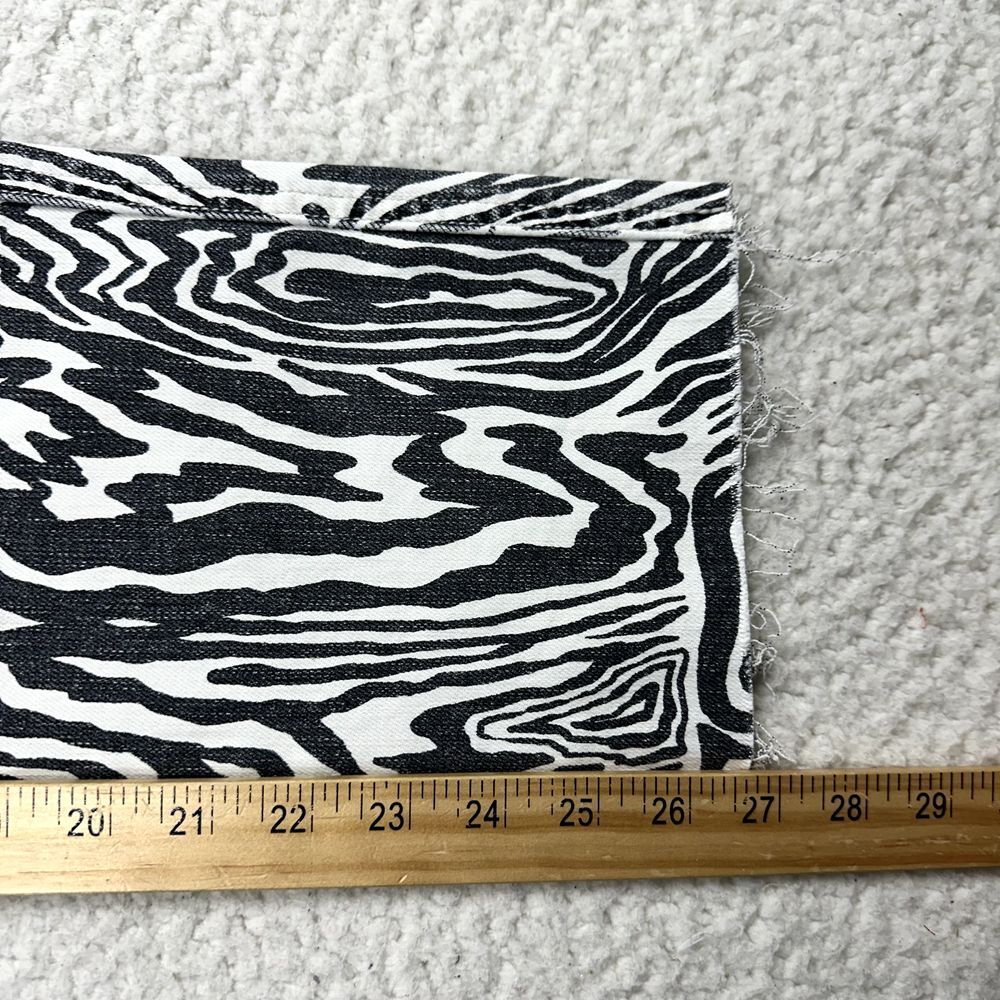 NWT Mother Rascal Ankle Fray Jeans Womens 28 Zebra Print Straight Leg High Waist - Picture 6 of 15